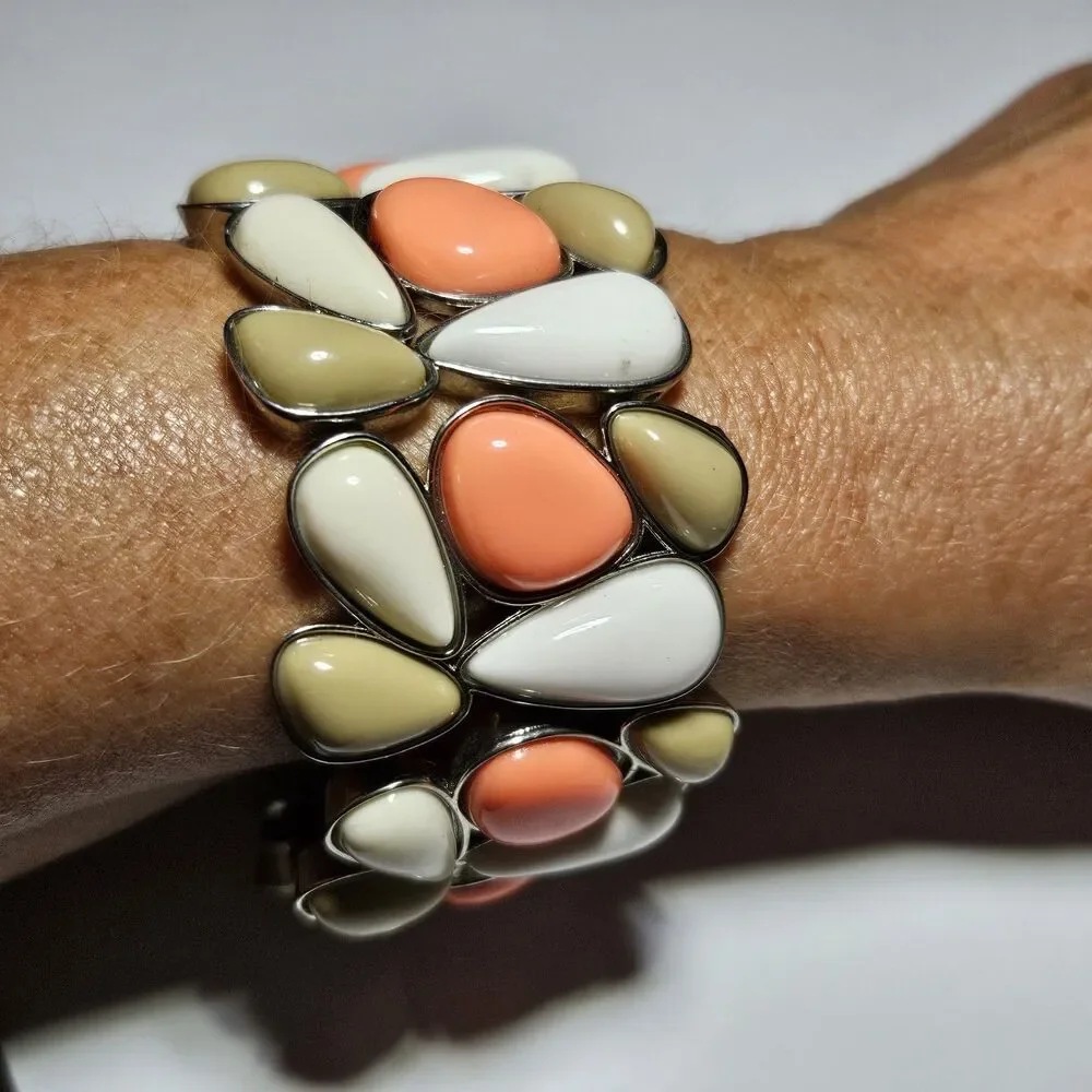 Silver Tone Chunky Pink Tan White Bead Stretch Bracelet 7.5